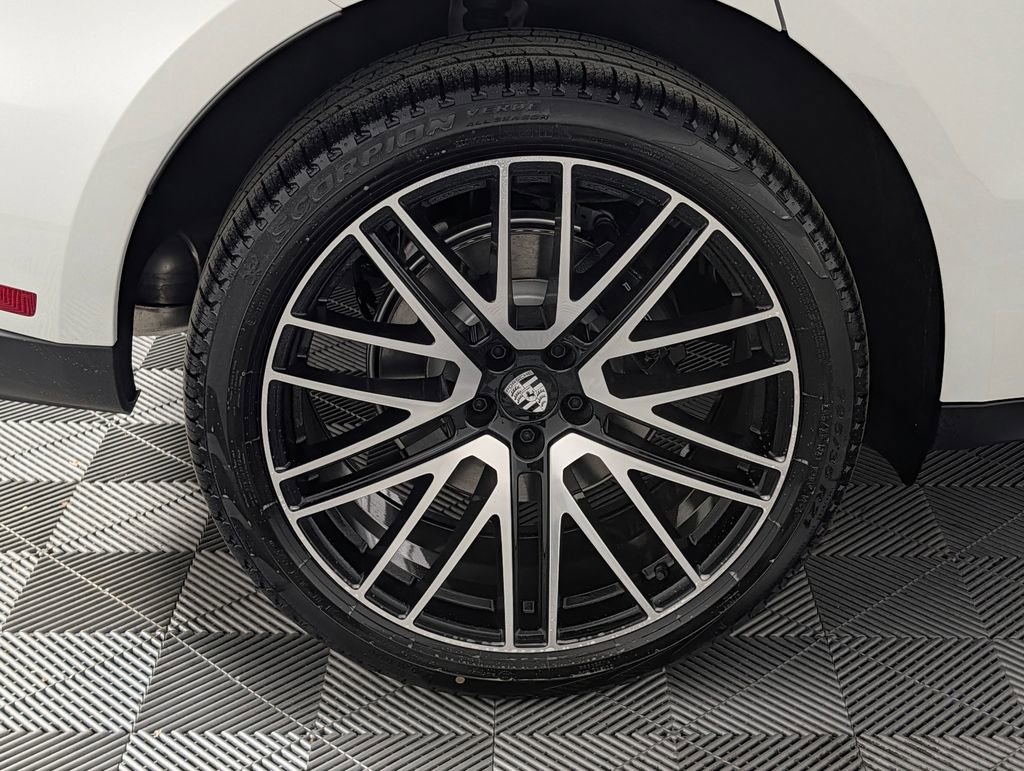 New 2026 Porsche Macan image 13