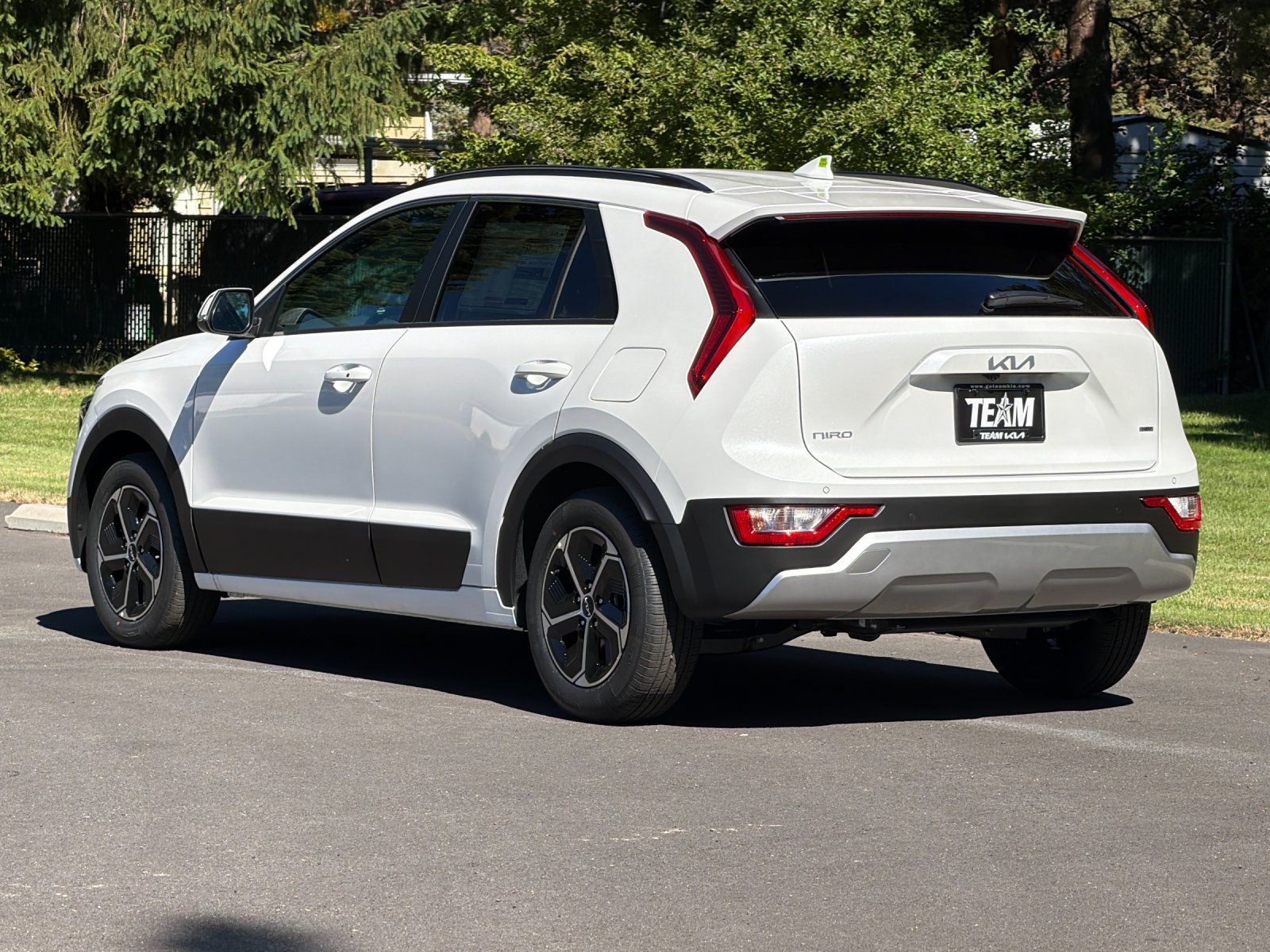 New 2026 Kia Niro EX FWD image 6