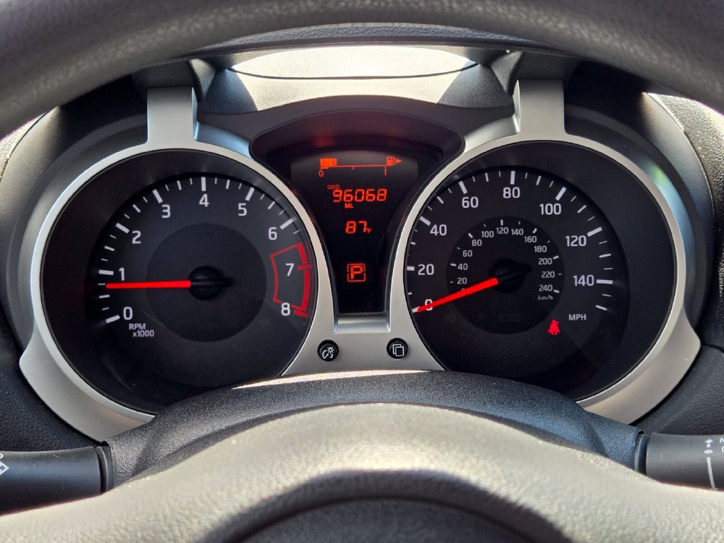 Used 2016 Nissan Juke S FWD image 35