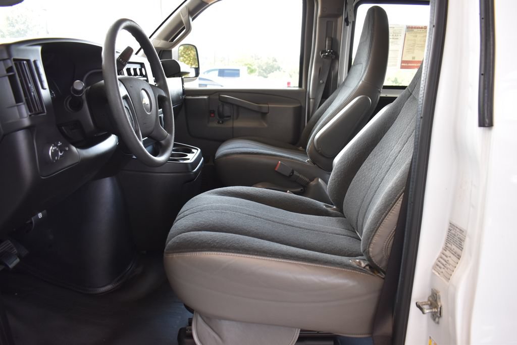 Used 2021 Chevrolet Express 2500 w/ Driver Convenience Package RWD image 2