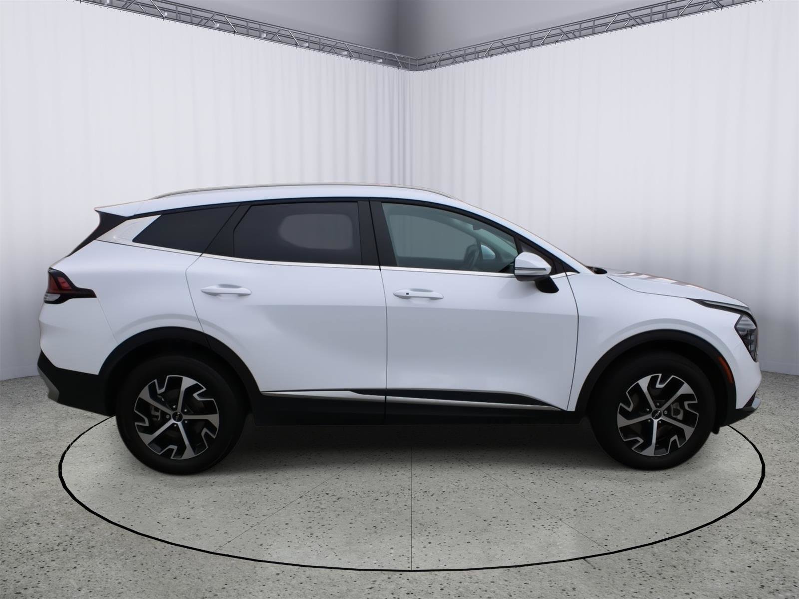 Used 2024 Kia Sportage EX AWD/4WD image 9