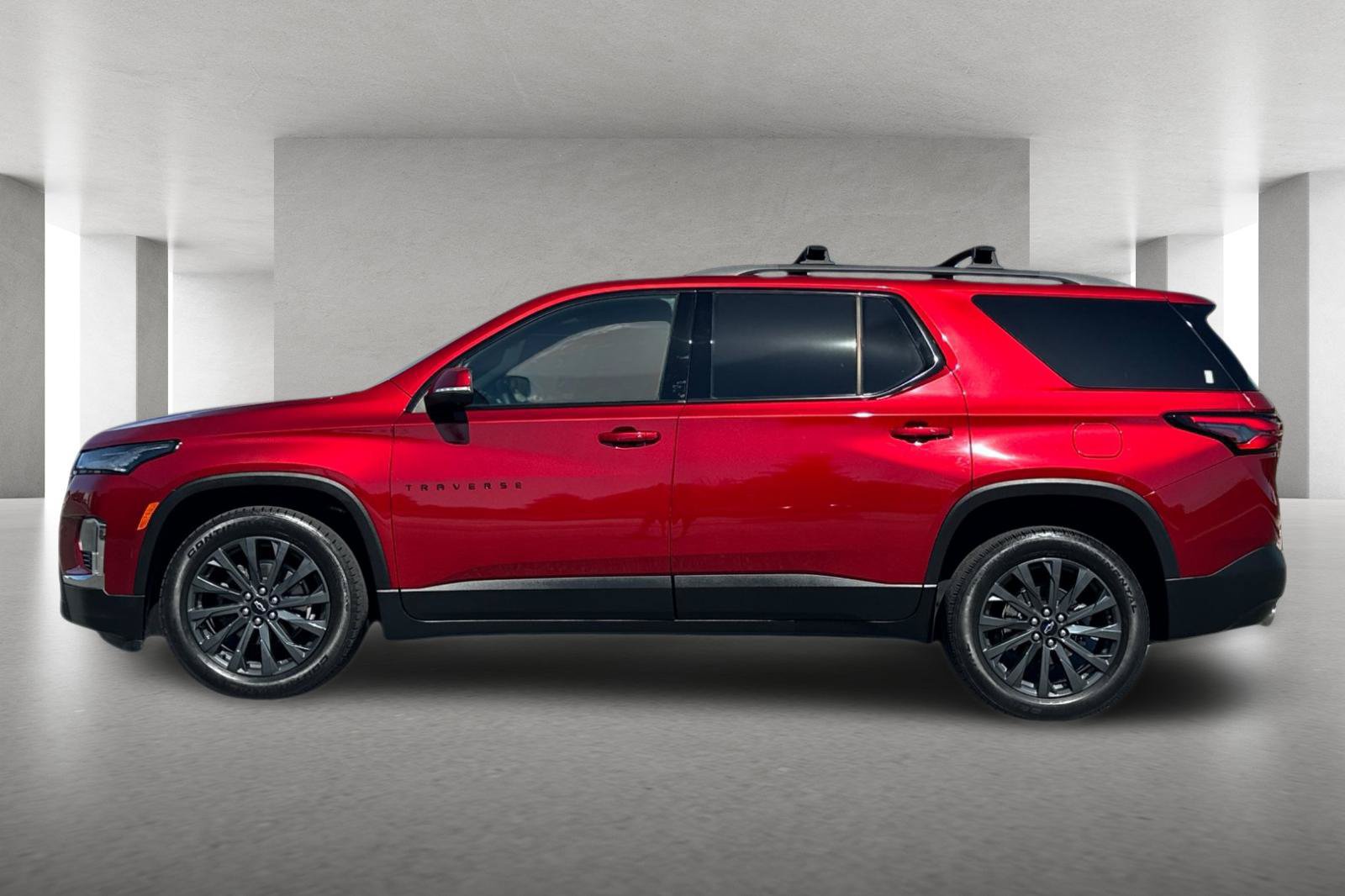 Used 2023 Chevrolet Traverse RS w/ LPO, Cargo Package AWD/4WD image 7
