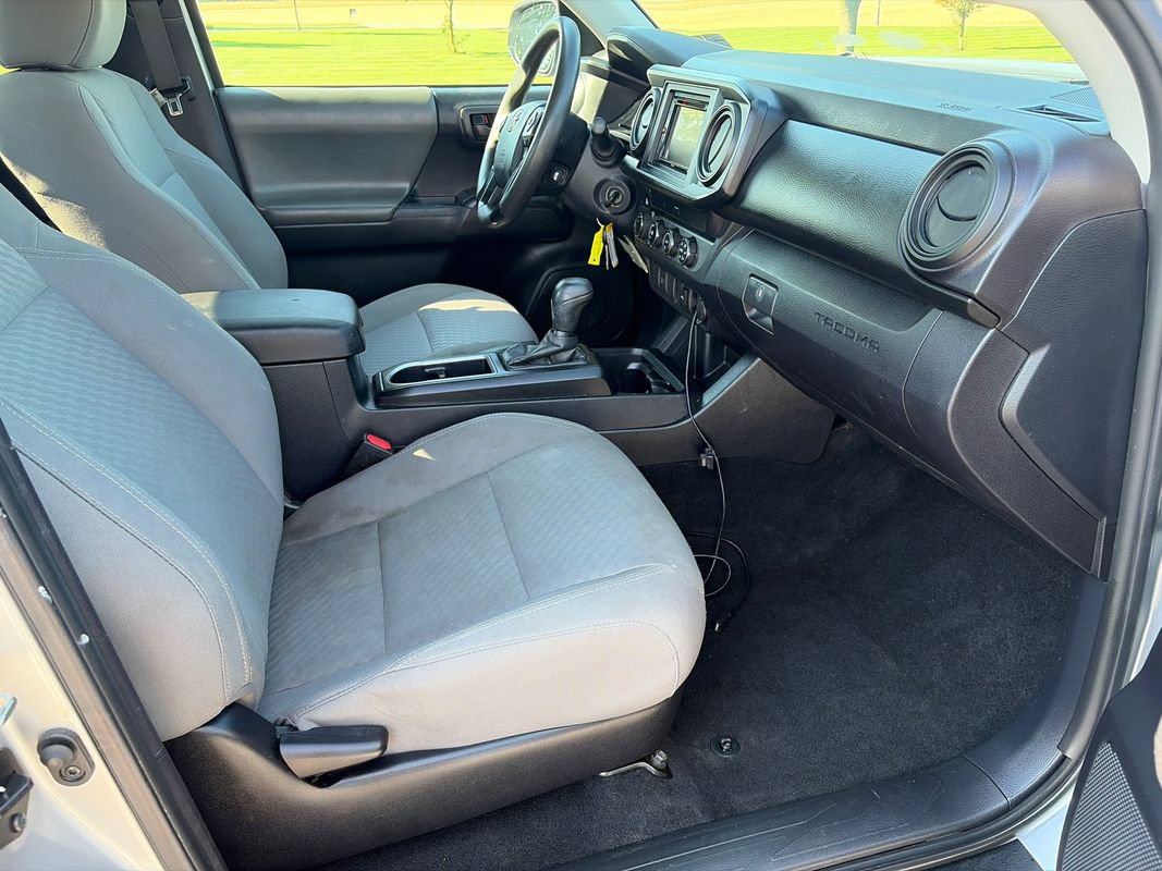 Used 2020 Toyota Tacoma SR AWD/4WD image 14