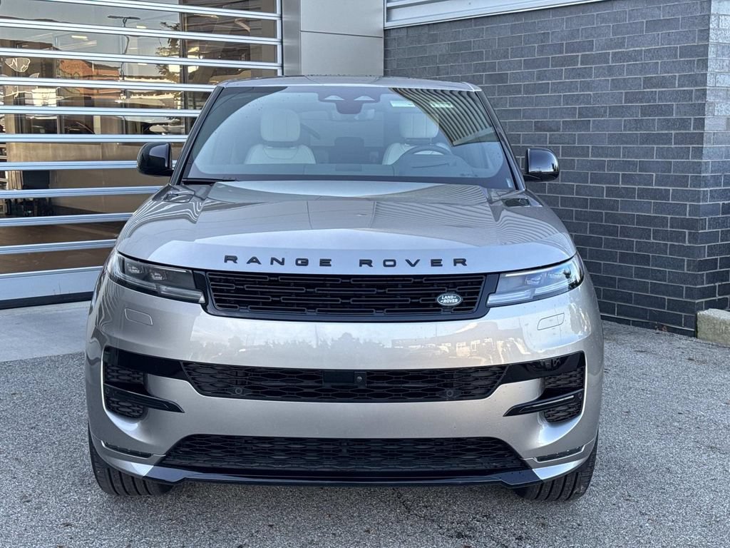 New 2026 Land Rover Range Rover Sport Dynamic SE AWD/4WD image 2