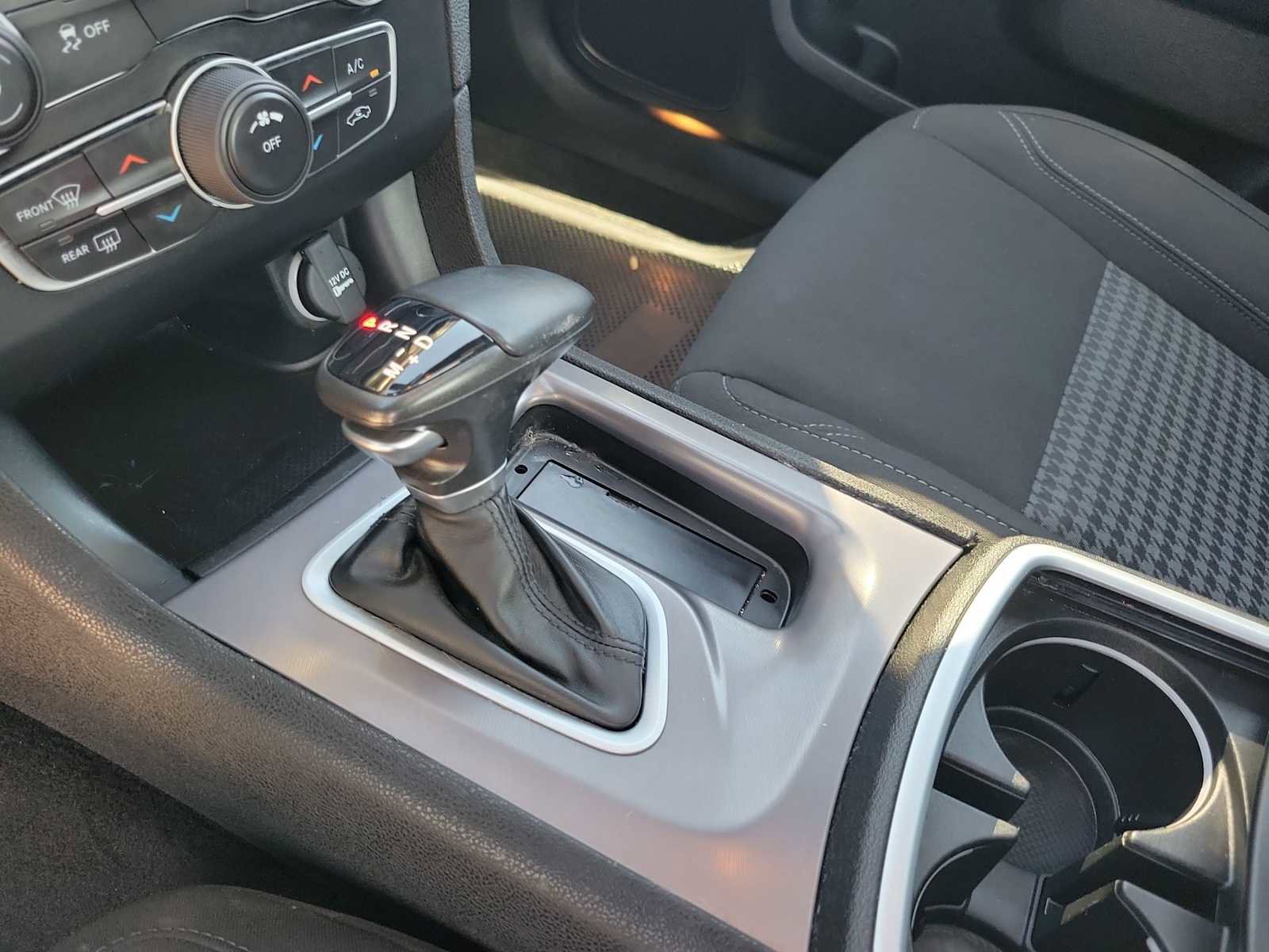 Used 2023 Dodge Charger SXT w/ Cold Weather Package image 17