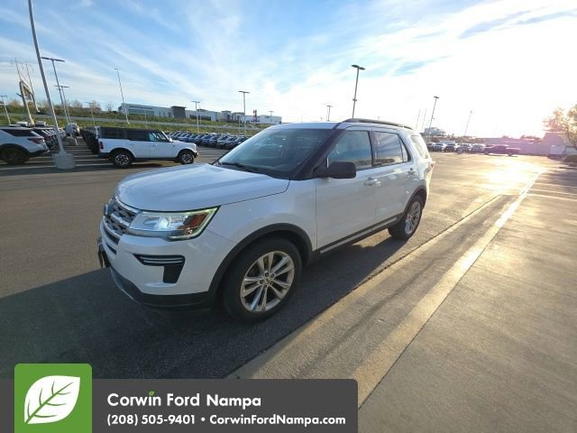 Used 2018 Ford Explorer XLT image 6