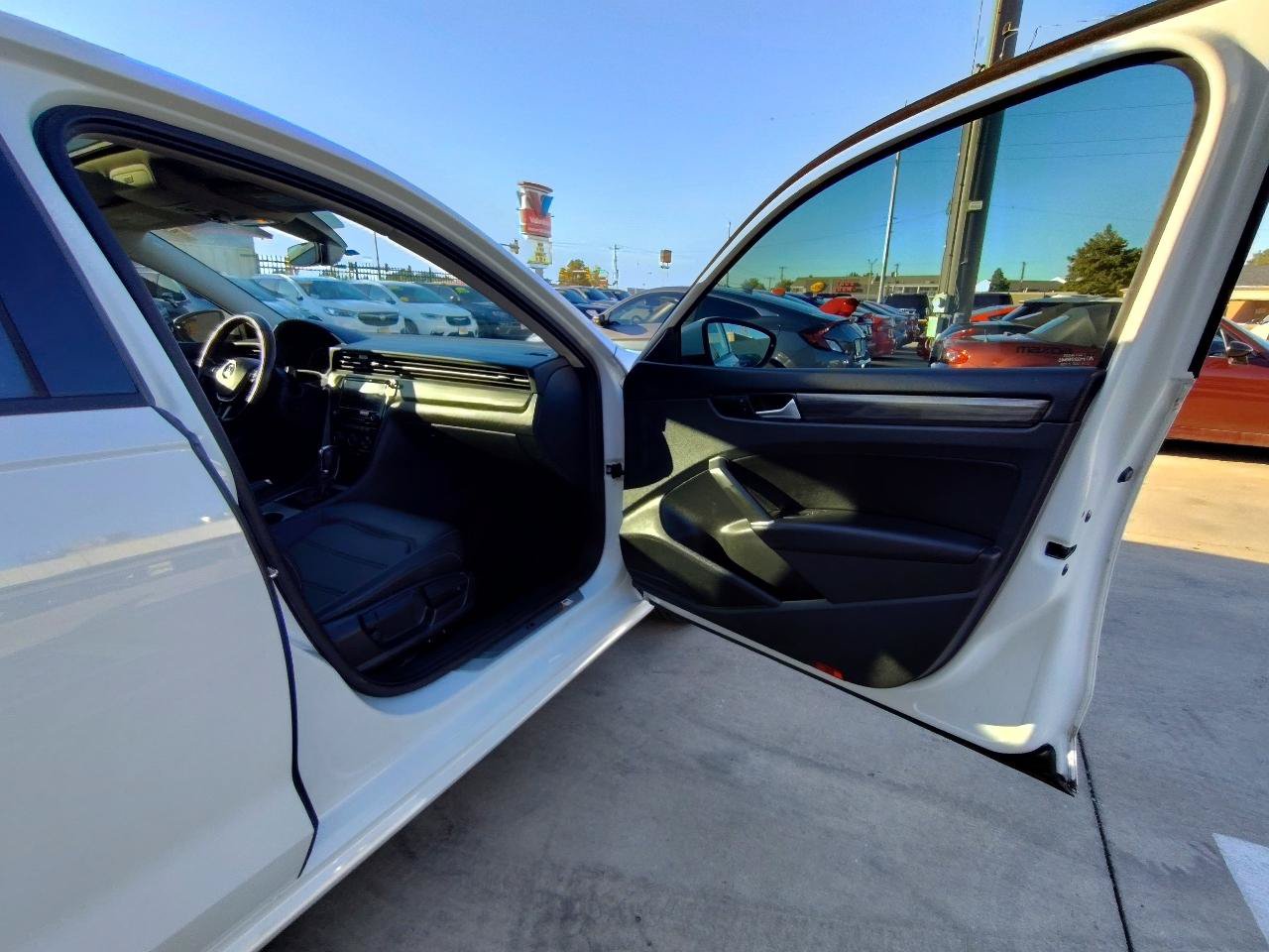 Used 2020 Volkswagen Passat 2.0T R-Line FWD image 42