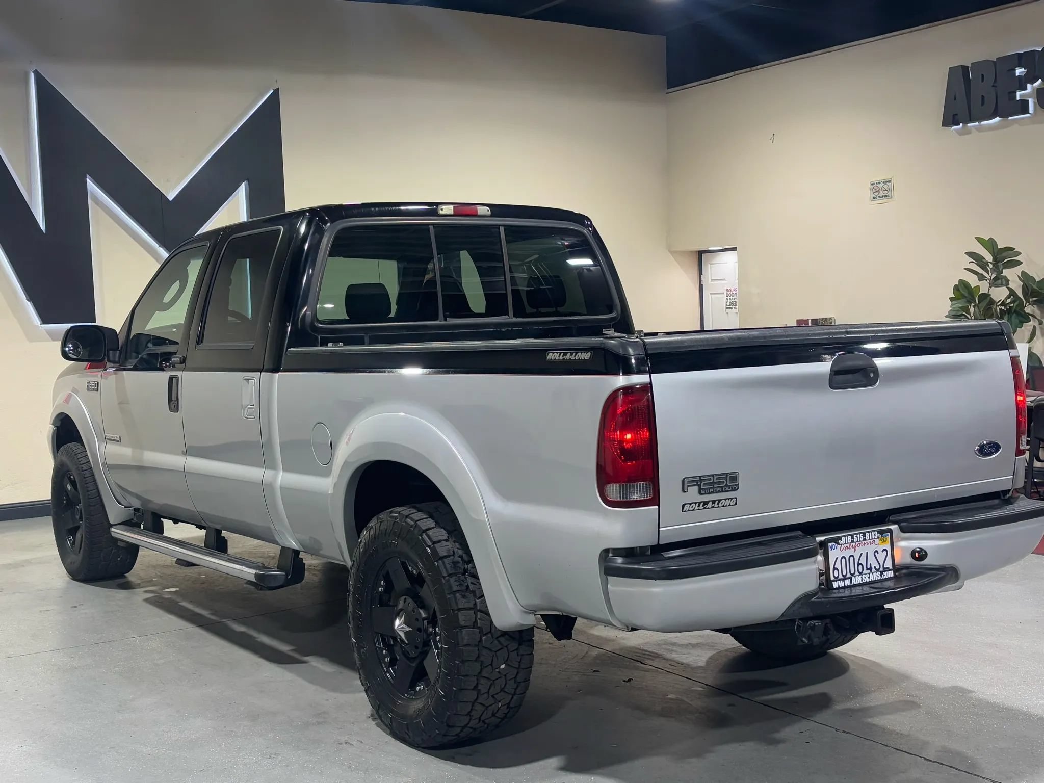 Used 2004 Ford F250 XLT AWD/4WD image 4
