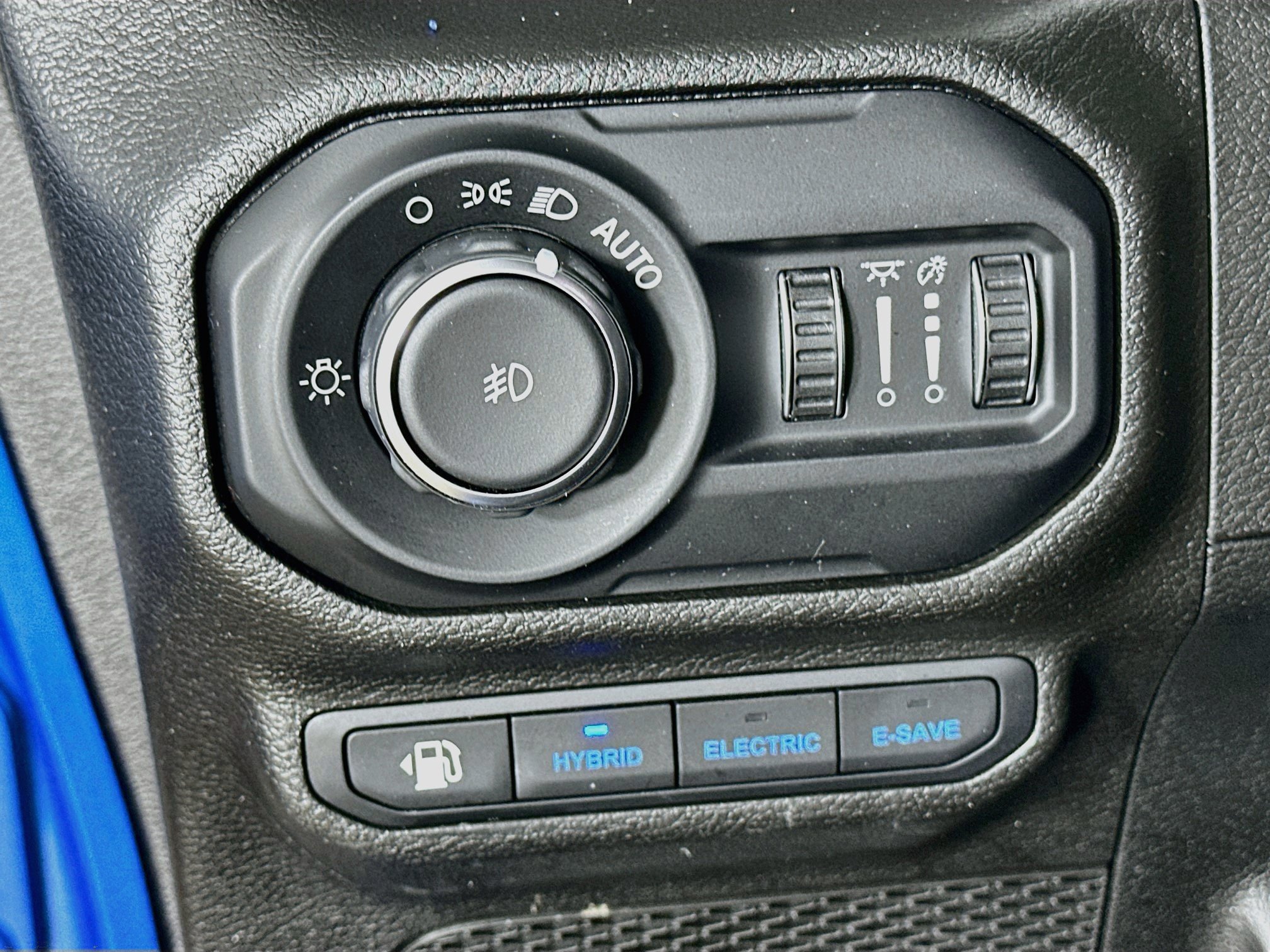 Used 2022 Jeep Wrangler Unlimited Sahara w/ Cold Weather Group AWD/4WD image 10