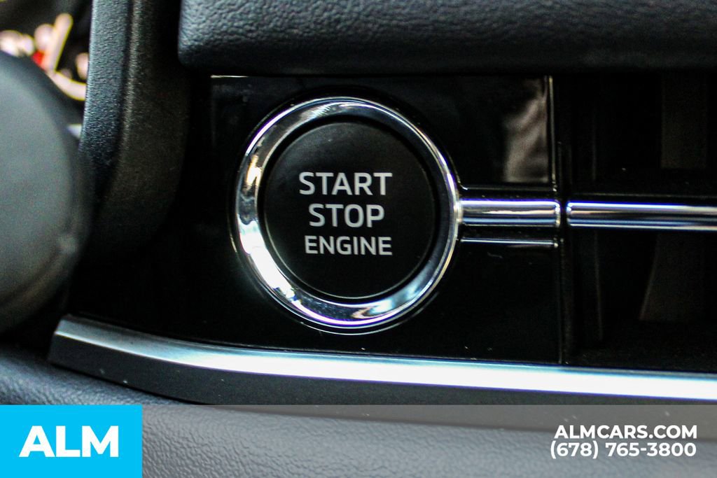 Used 2025 Mitsubishi Outlander SE image 31