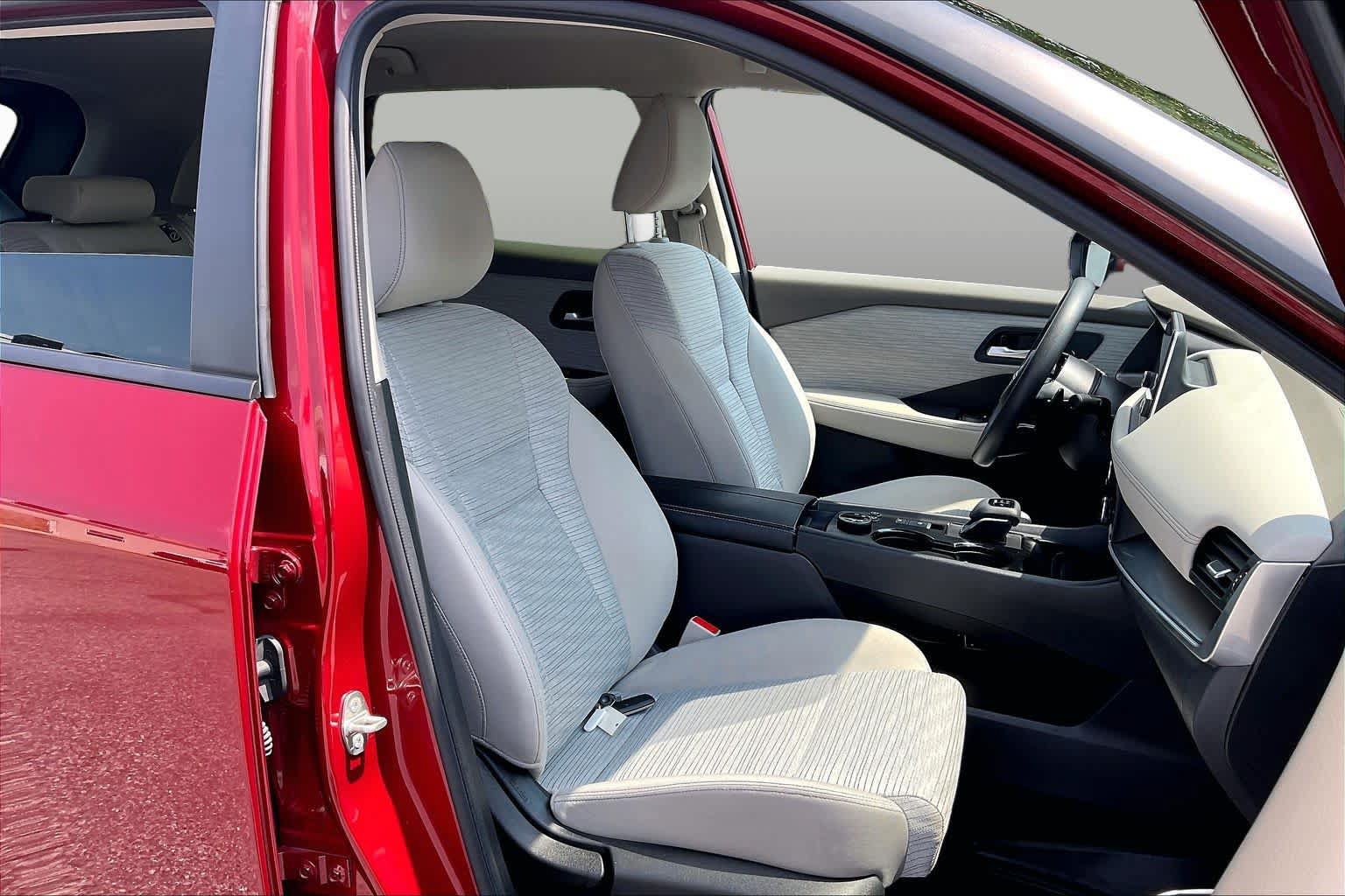 Used 2023 Nissan Rogue SV AWD/4WD image 8