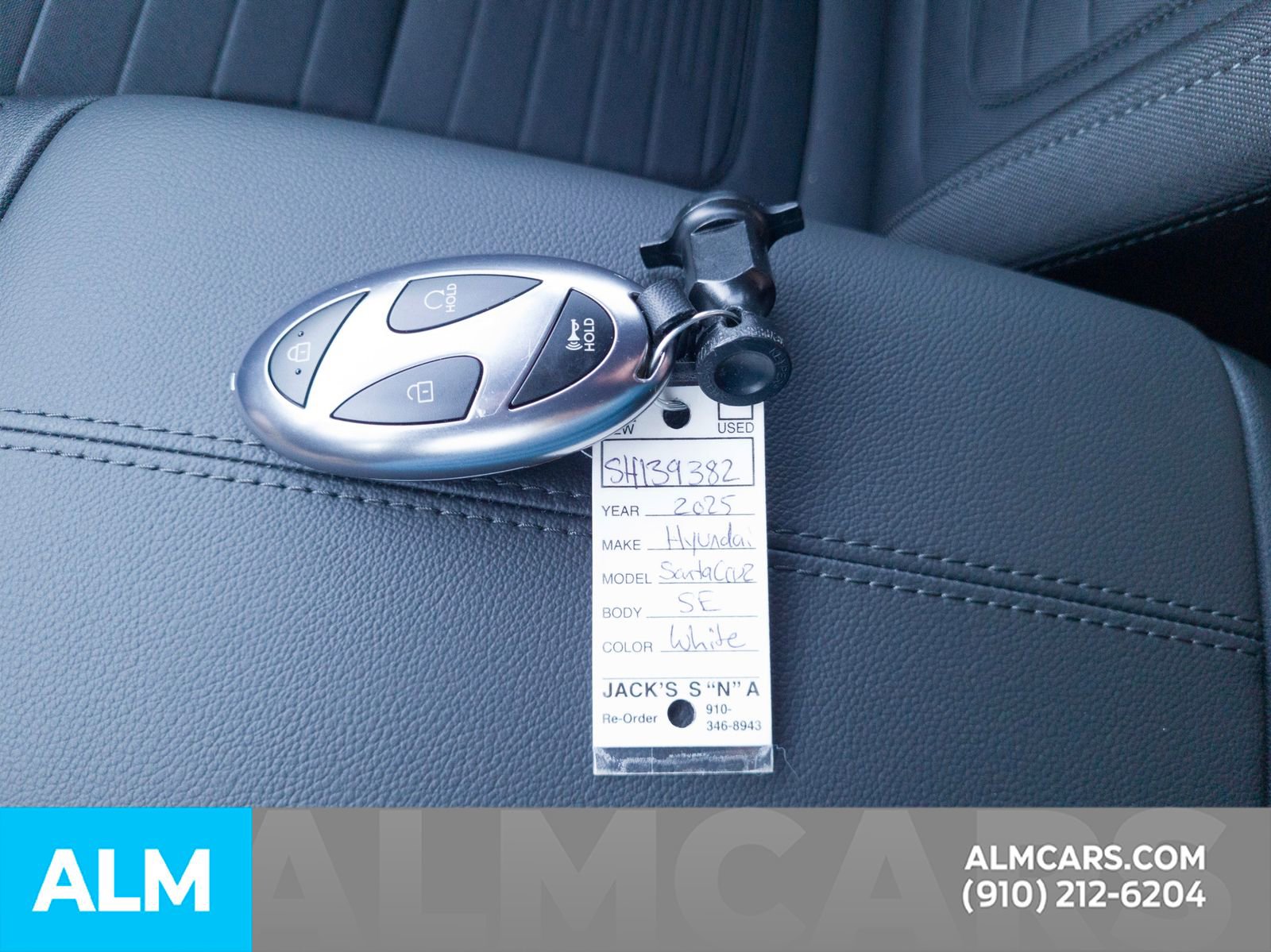 Used 2025 Hyundai Santa Cruz SE image 30