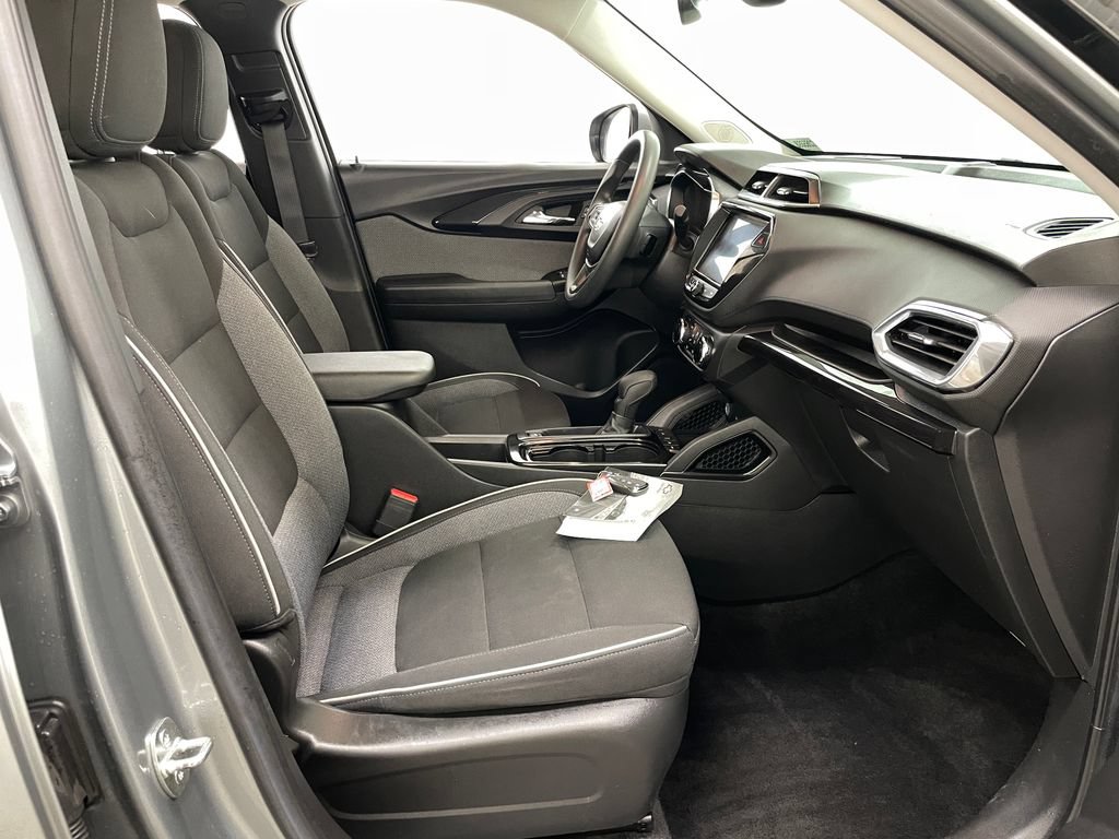Certified 2023 Chevrolet TrailBlazer LT w/ Convenience Package AWD/4WD image 35