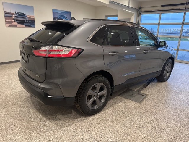 Used 2022 Ford Edge SEL w/ Sport Appearance Package image 2