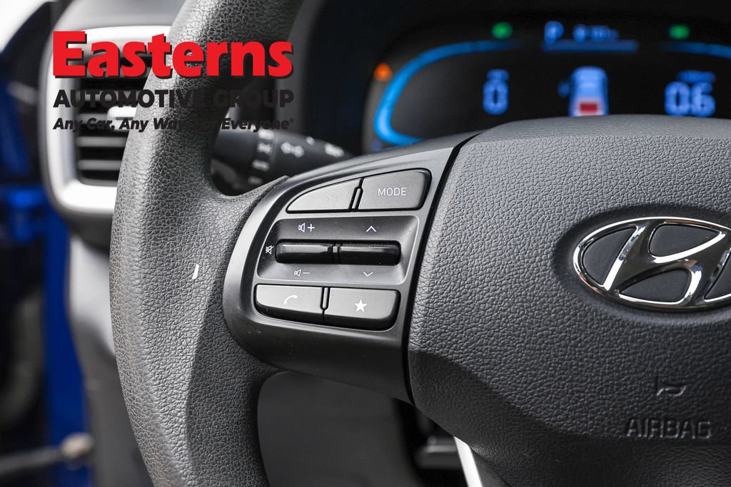 Used 2023 Hyundai Venue SE FWD image 15