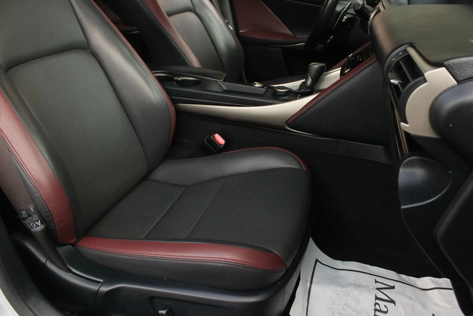 Used 2017 Lexus IS 200t RWD image 28