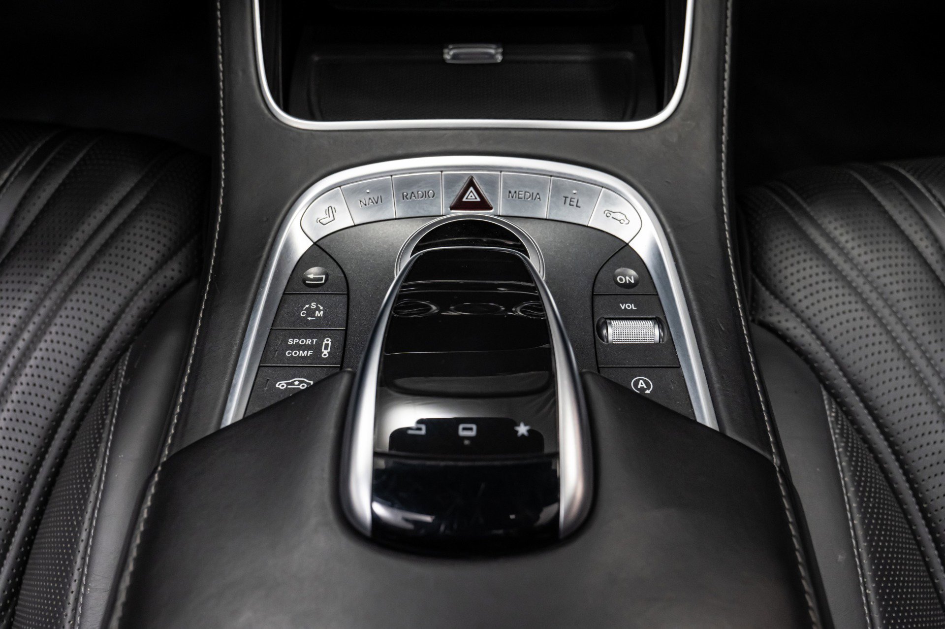 Used 2015 Mercedes-Benz S 63 AMG 4MATIC Sedan w/ Driver Assistance Package image 29