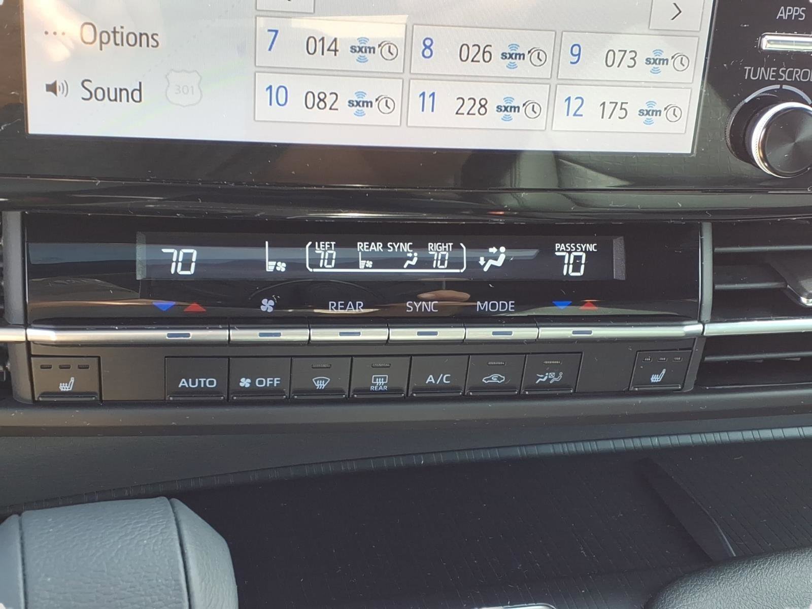 Used 2022 Toyota Sienna XSE image 17