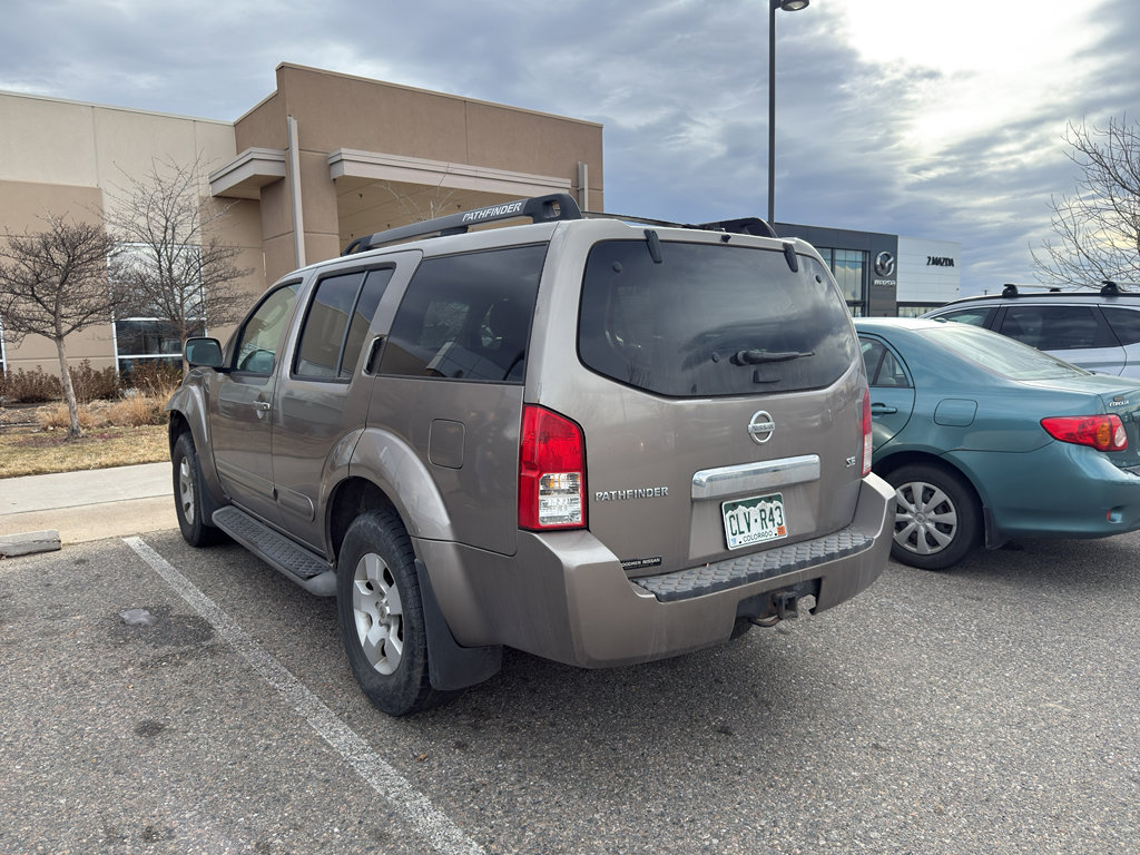Used 2006 Nissan Pathfinder SE w/ (P01) Se Premium Pkg image 2