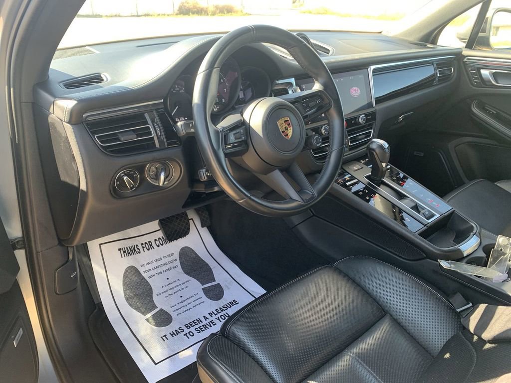 Used 2023 Porsche Macan Base image 7
