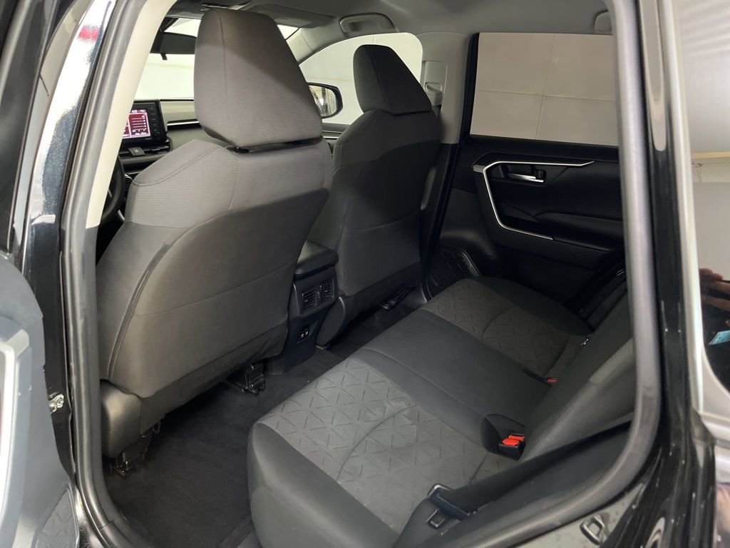 Used 2021 Toyota RAV4 XLE image 25