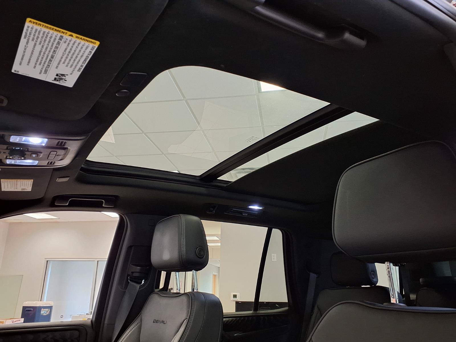 Used 2024 GMC Yukon Denali RWD image 25