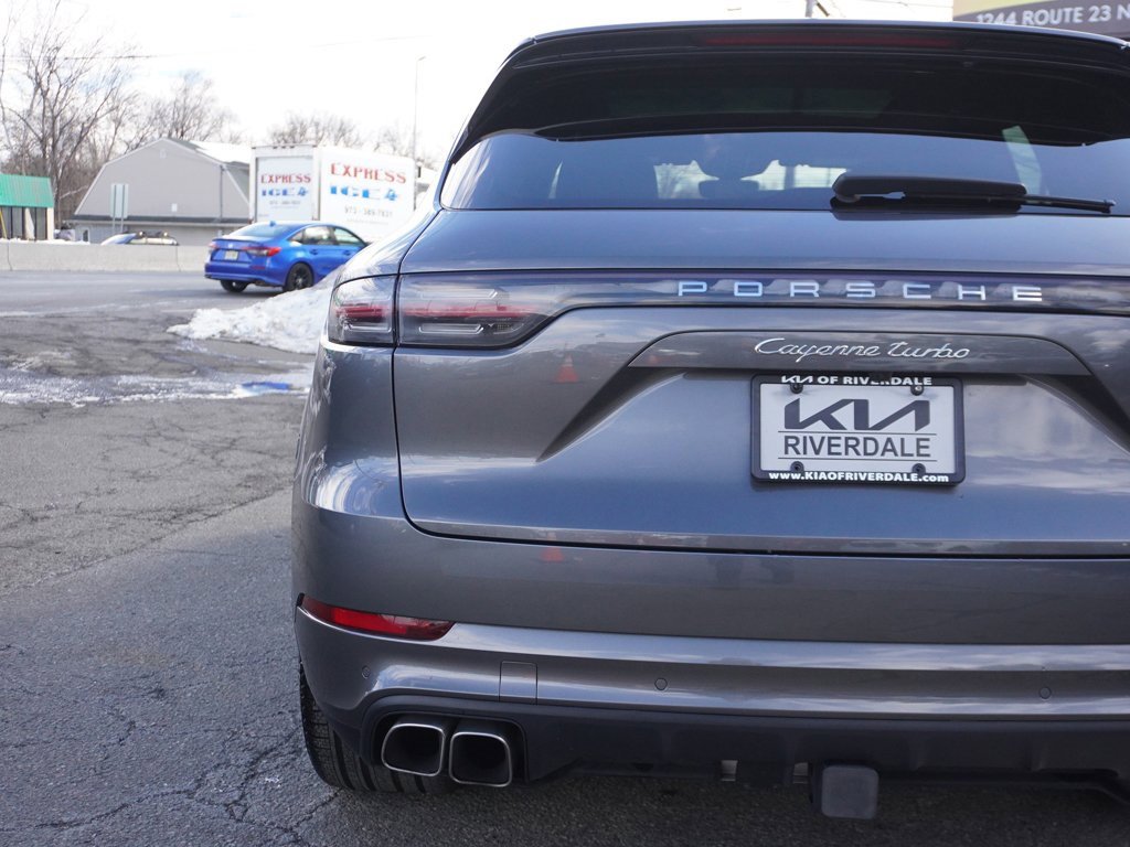 Used 2020 Porsche Cayenne Turbo image 17