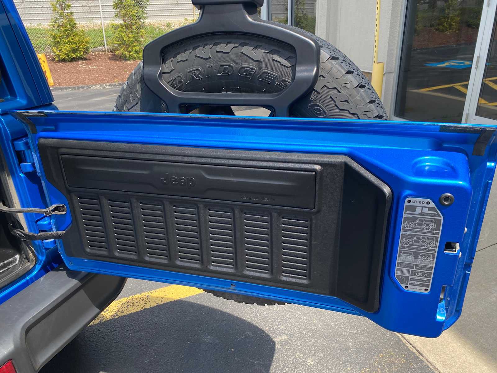 Used 2022 Jeep Wrangler Unlimited Sahara AWD/4WD image 37