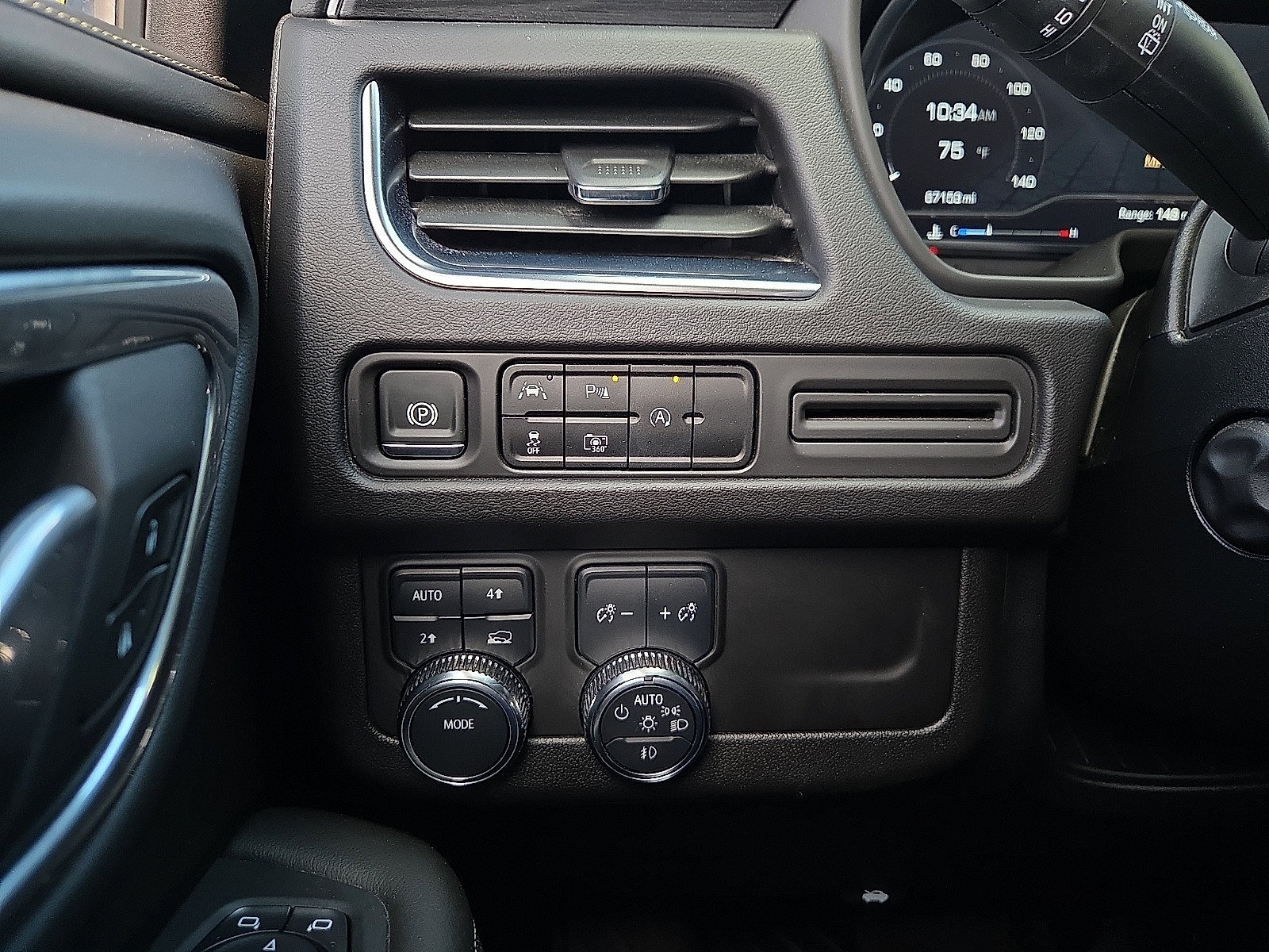 Used 2024 GMC Yukon SLT w/ SLT Luxury Package AWD/4WD image 21