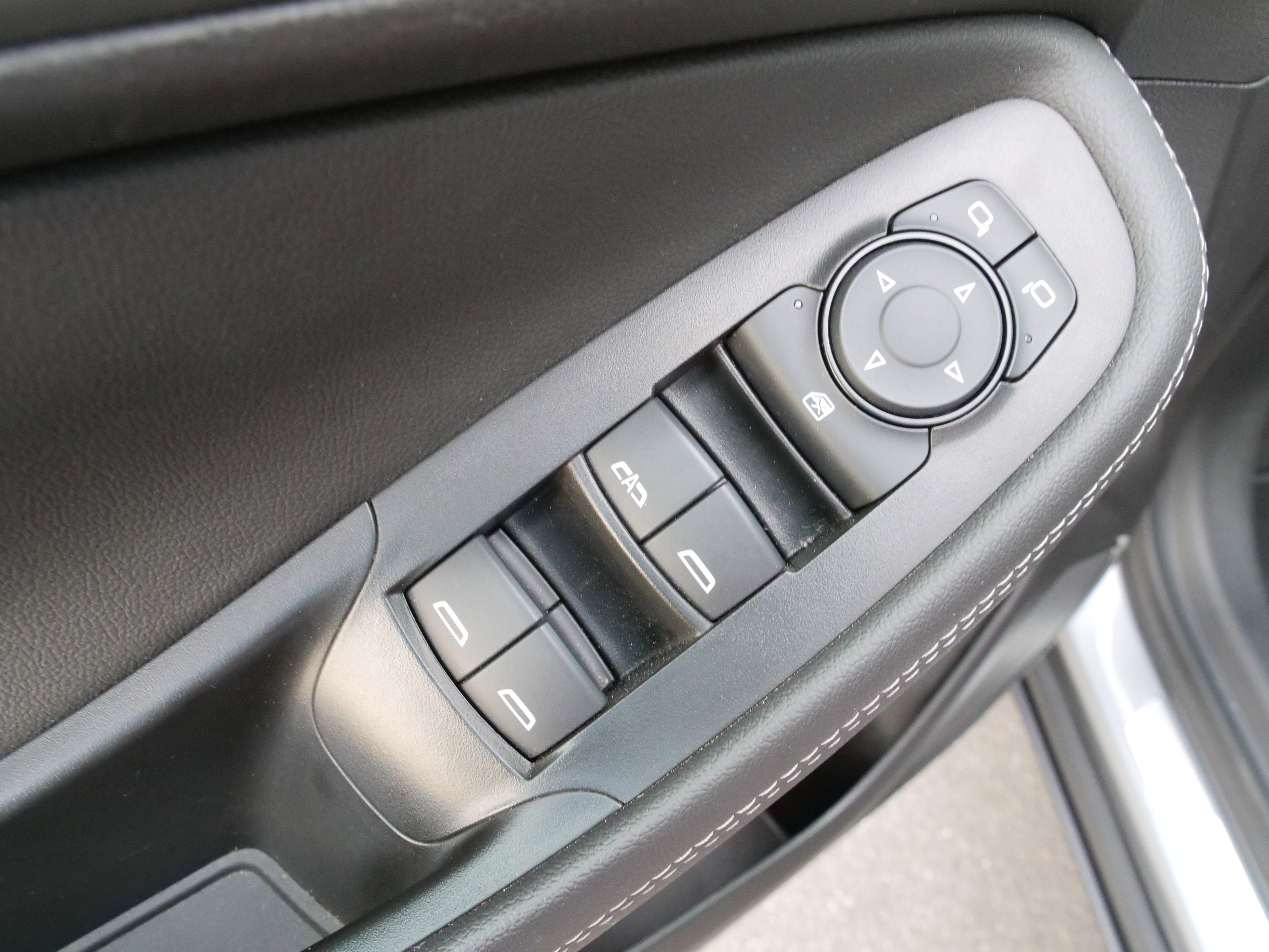 Used 2023 Buick Encore GX Essence w/ Experience Buick Package image 18