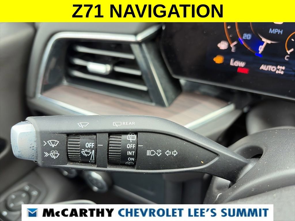 Used 2025 Chevrolet Suburban Z71 AWD/4WD image 21