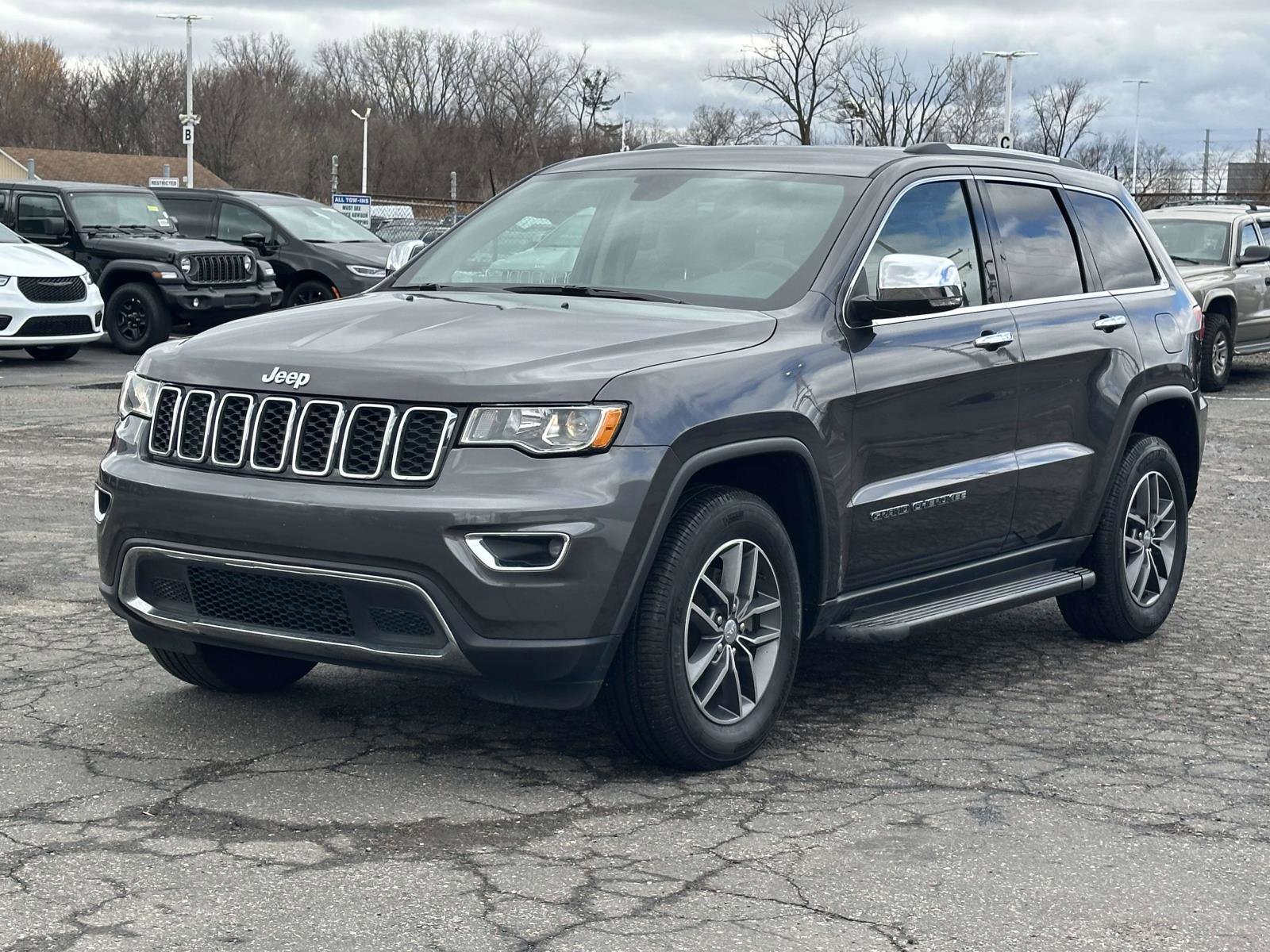 Used 2018 Jeep Grand Cherokee Limited image 7