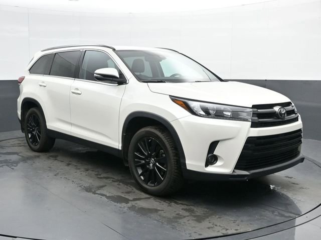 Used 2019 Toyota Highlander SE image 2
