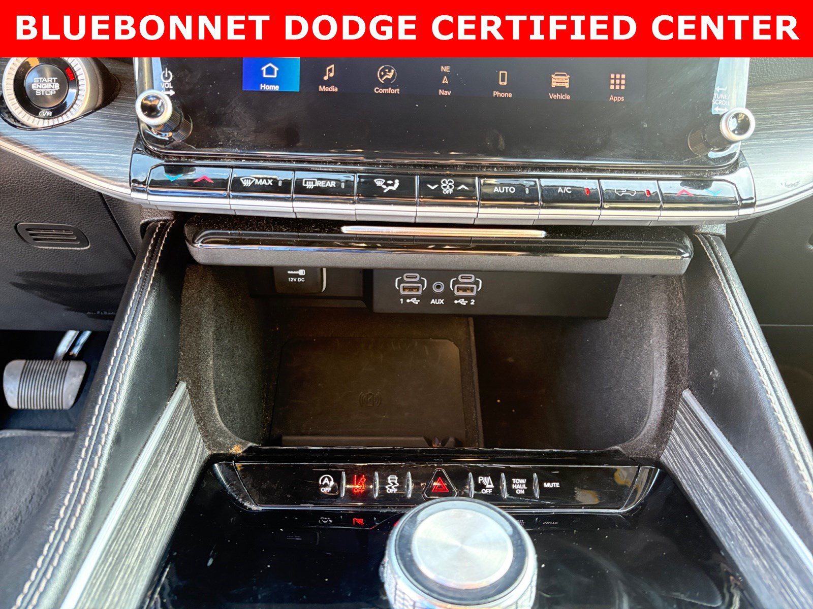 Used 2024 Jeep Wagoneer Series II w/ Flexible Seating Group RWD image 19