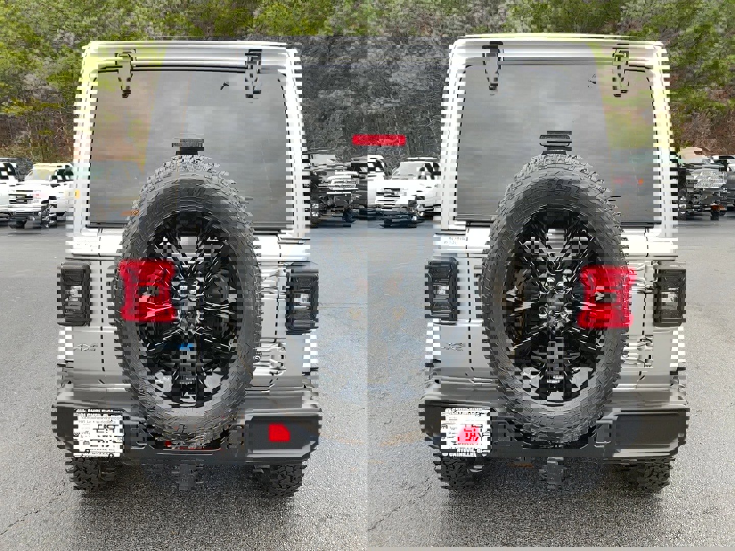 Used 2021 Jeep Wrangler Unlimited Sahara w/ Cold Weather Group image 6