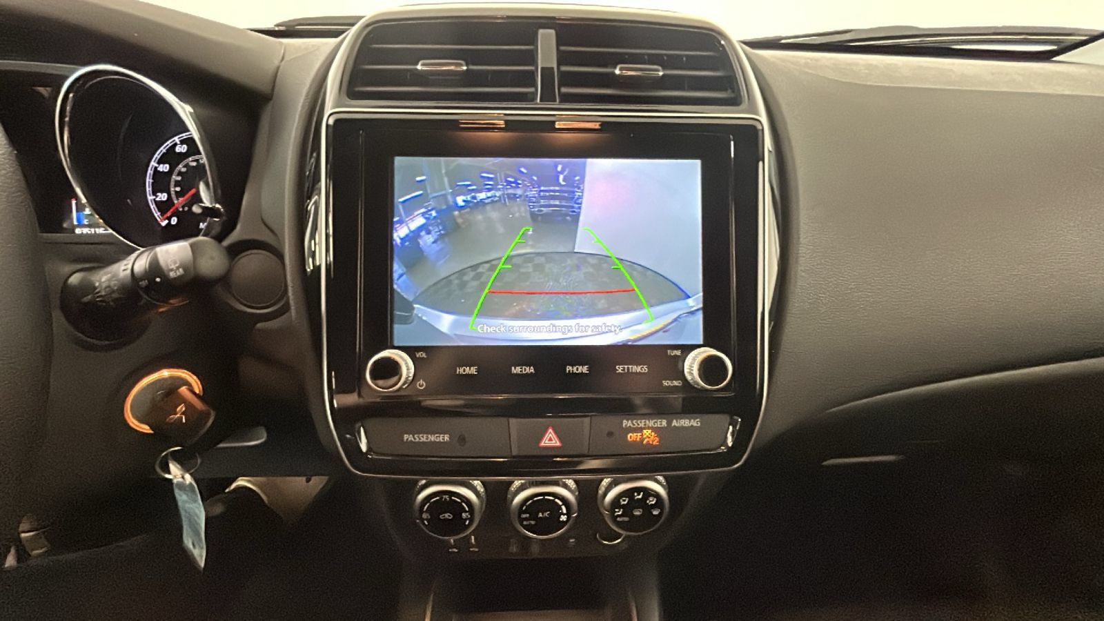 Used 2025 Mitsubishi Outlander Sport LE AWD/4WD image 25
