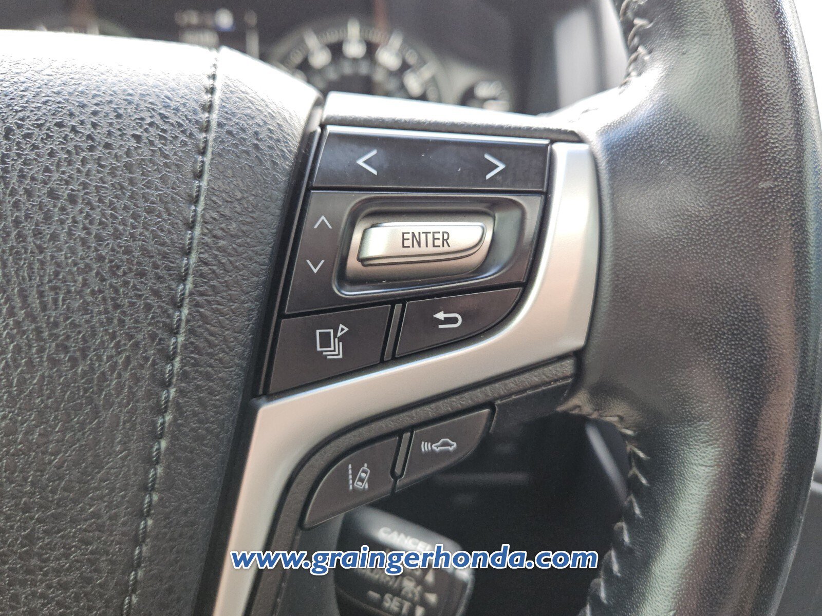 Used 2019 Toyota Land Cruiser w/ Four Season Floor Mat Package AWD/4WD image 21