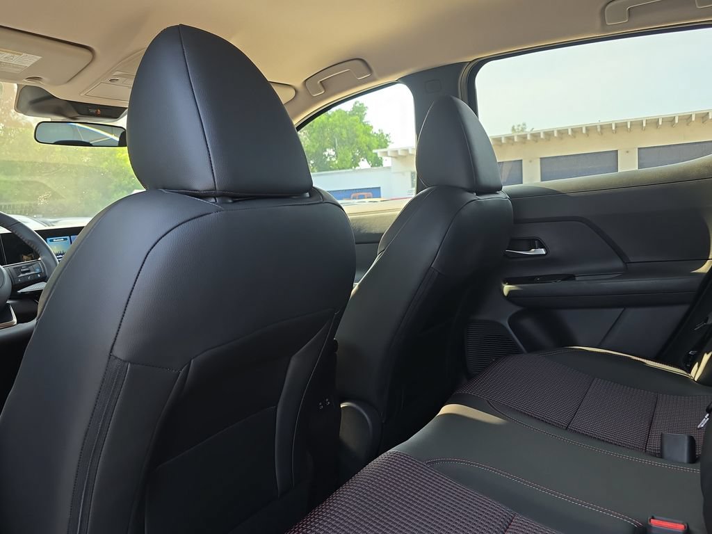 New 2026 Nissan Kicks SR AWD/4WD image 15