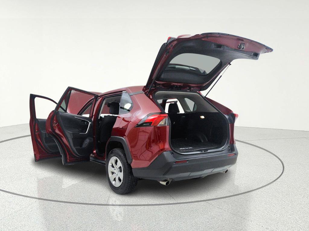 Used 2022 Toyota RAV4 LE AWD/4WD image 16