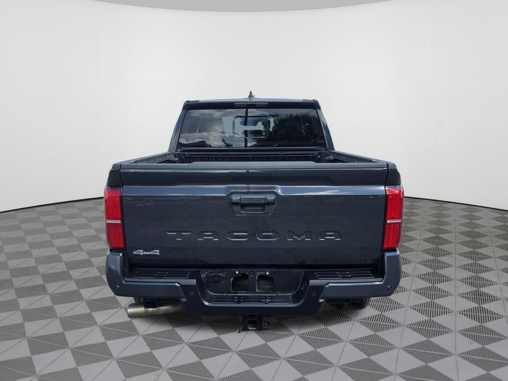 Used 2025 Toyota Tacoma SR5 AWD/4WD image 9