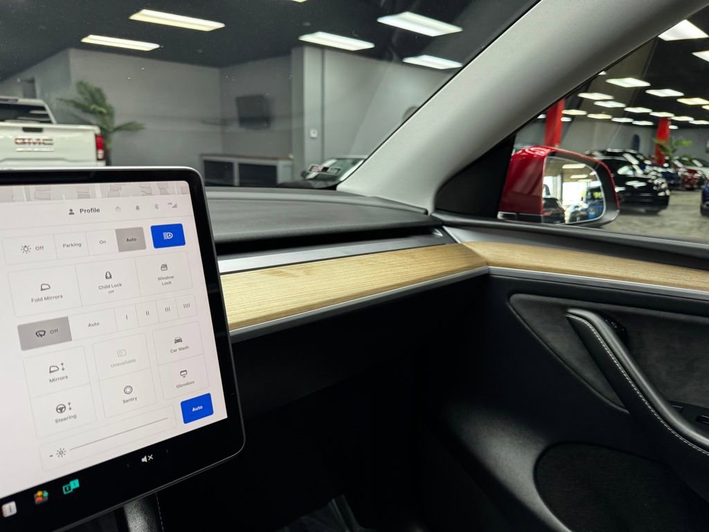 Used 2024 Tesla Model Y Long Range image 27
