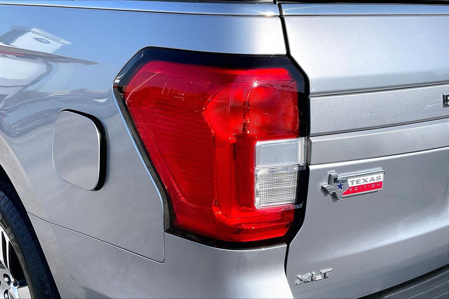 Used 2024 Ford Expedition XLT RWD image 25