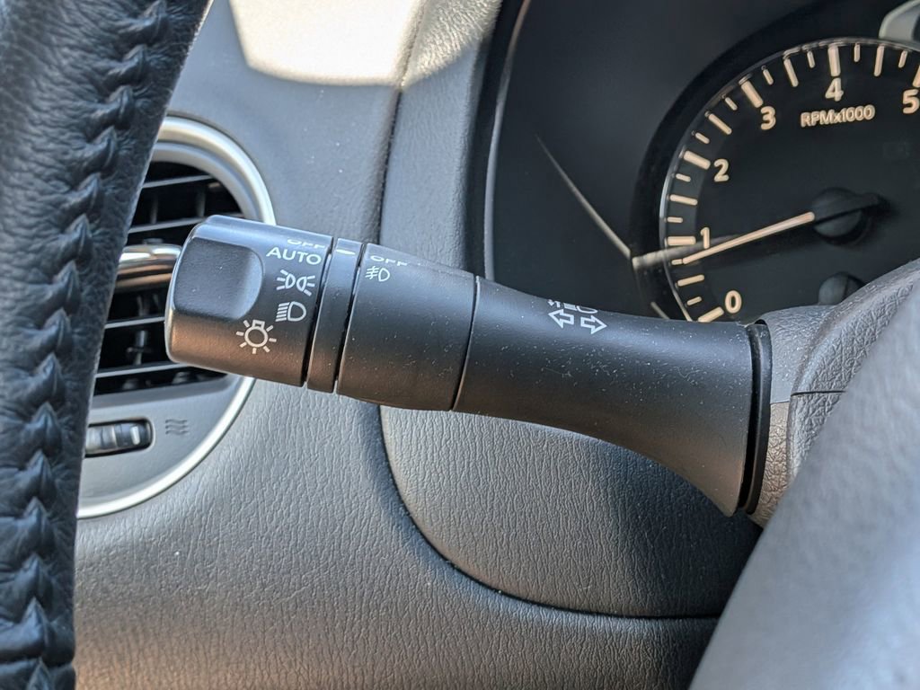 Used 2020 Nissan Pathfinder SV FWD image 29