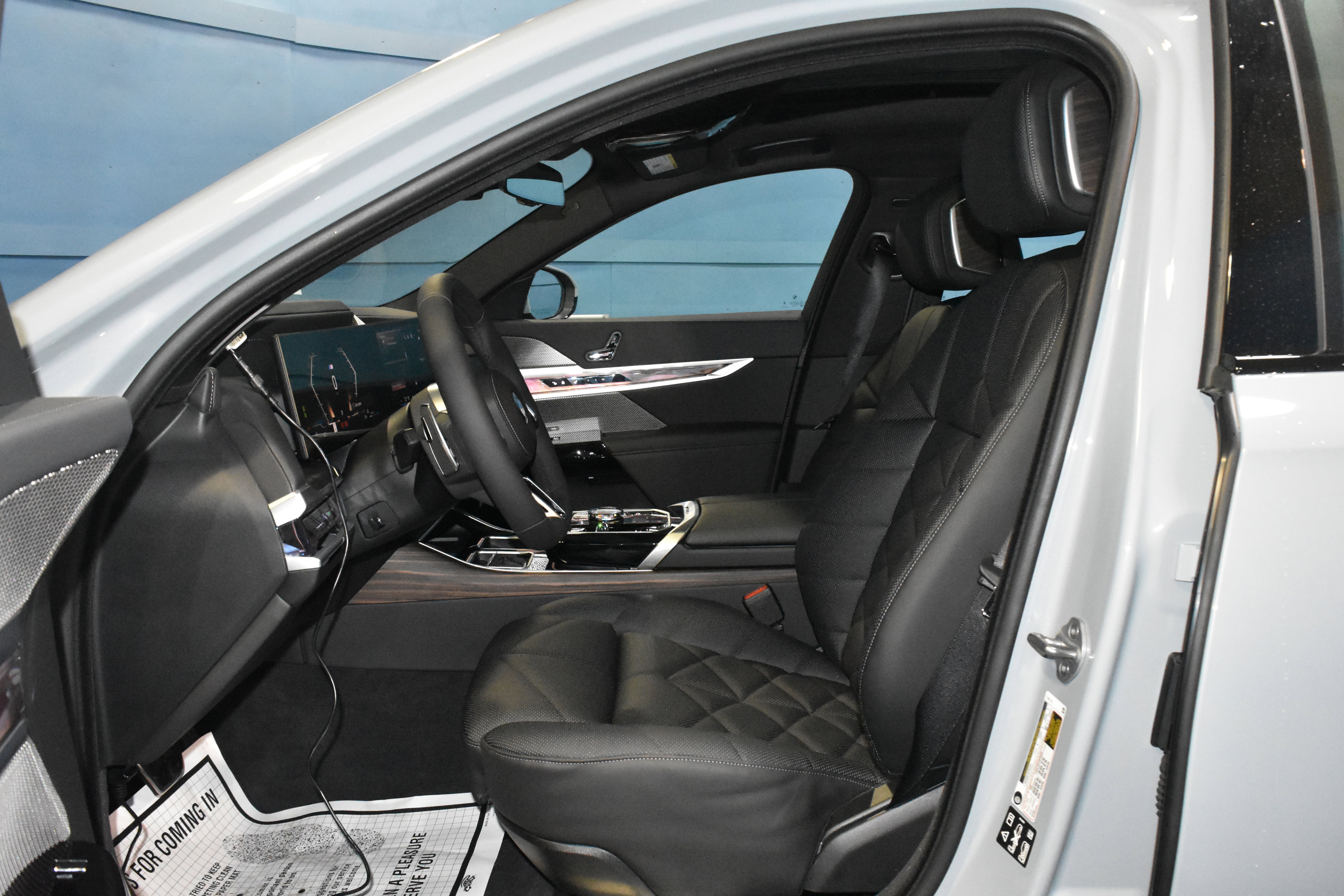 New 2026 BMW 740i xDrive AWD/4WD image 6