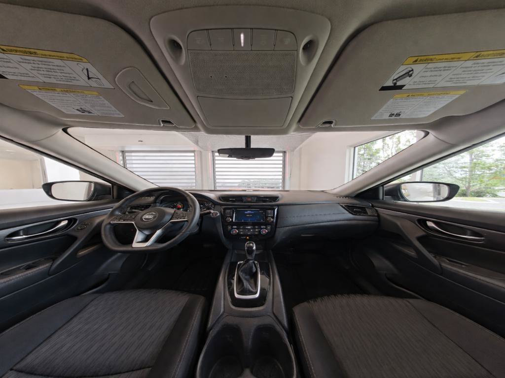Used 2018 Nissan Rogue SV FWD image 12
