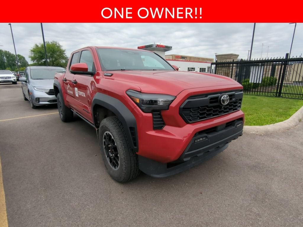Used 2024 Toyota Tacoma TRD Off-Road w/ TRD Off Road Premium Package AWD/4WD image 3