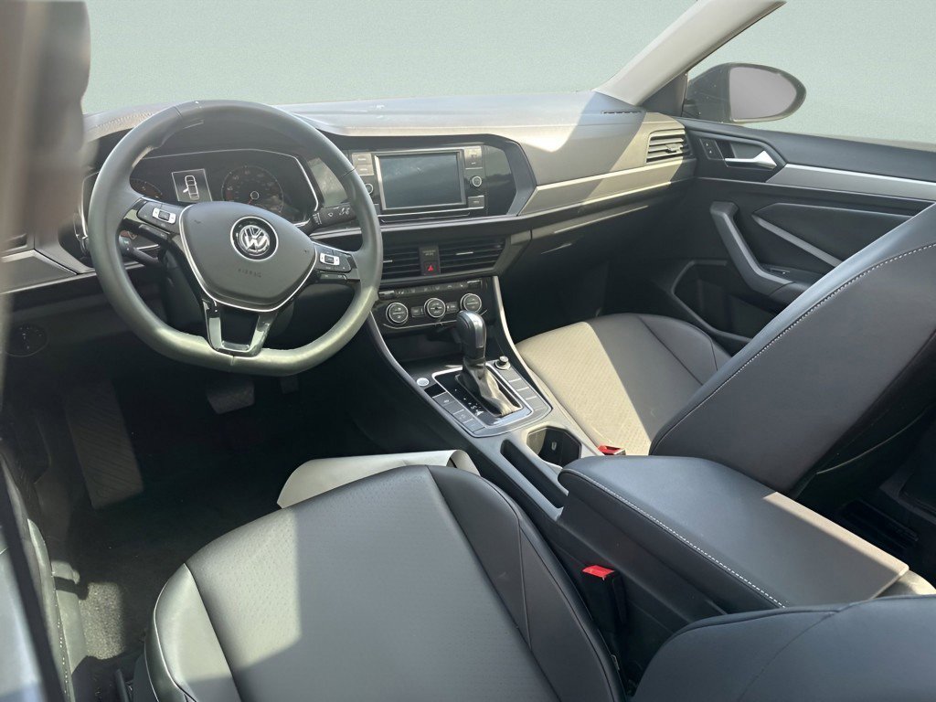 Used 2020 Volkswagen Jetta SE w/ SE Cold Weather Package FWD image 18