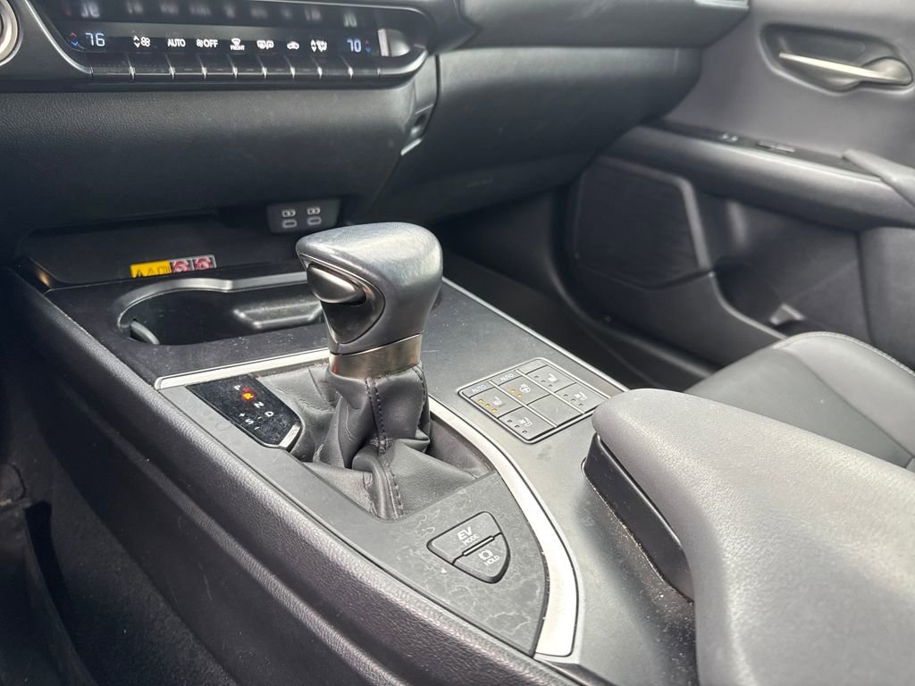 Used 2023 Lexus UX 250h AWD w/ Accessory Package (Z2) image 40