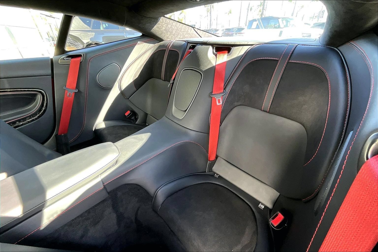 Used 2023 Aston Martin DB11 Coupe RWD image 23