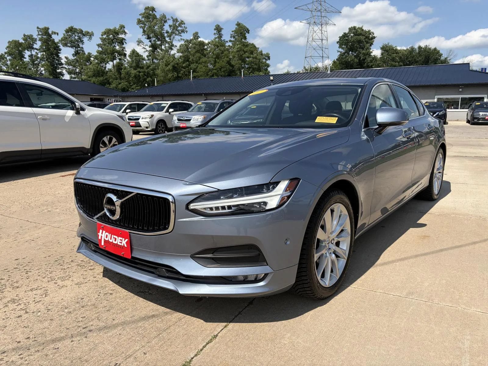 Used 2017 Volvo S90 T6 Momentum w/ Climate Package AWD/4WD image 3